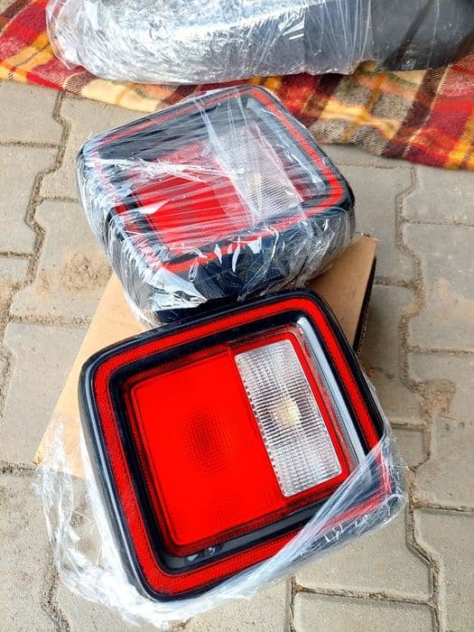 Jeep Wrangler JL Części grill, zderzak, łączniki, sprężyny, amortyzatory