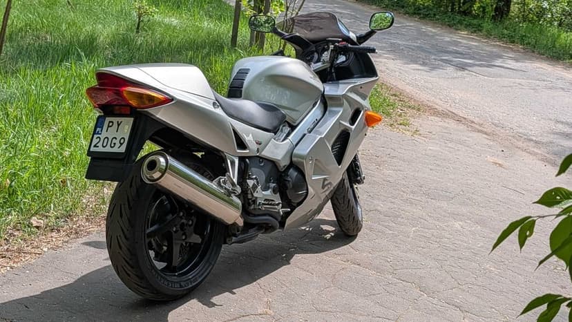 Motocykl Honda VFR800