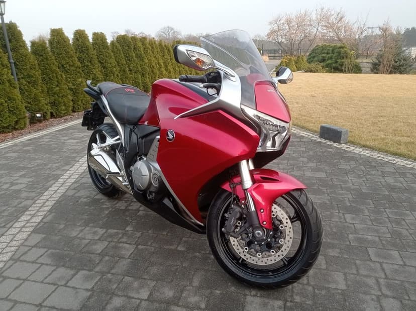 Honda VFR 1200 . 19 tys km  pełen serwis
