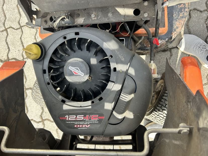 Kosiarka traktorek husqvarna LT100 briggs