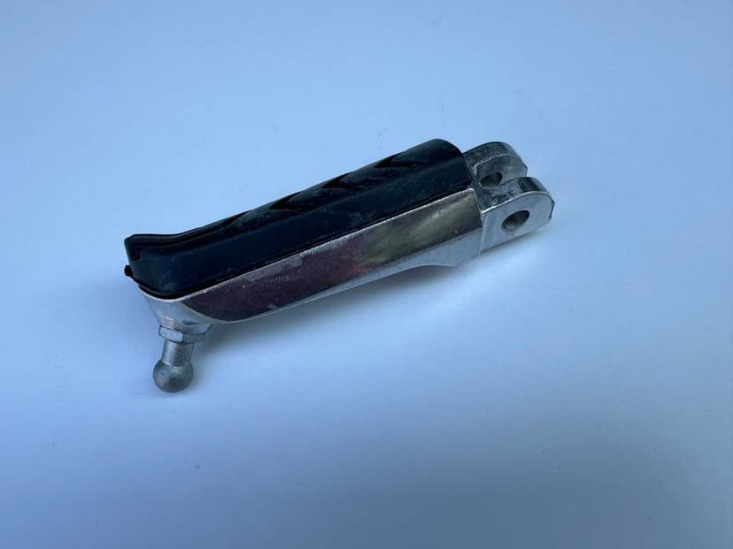 Aprilia podnóżek kierowcy RS660 Shiver Tuono Dorsoduro Tuareg