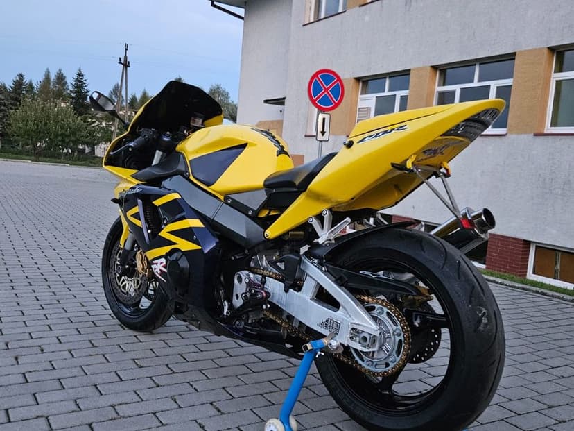 Honda CBR 900RR CBR954  SC50 Fireblade Zadbana Niski przebieg sportowy