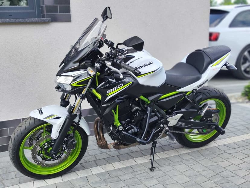KAWASAKI Z650 Piękna Doposażona 2021 r A2 / 35 KW Z 650 Ninja RATY