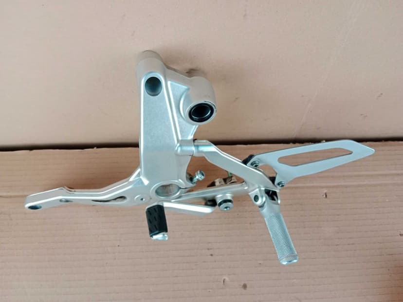 Ducati Panigale 959 Set Podnóżek Lewy Kierowcy Przód Przedni 16-19