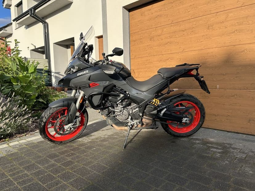 Ducati Multistrada V2S z polskiego salonu, stan idealny