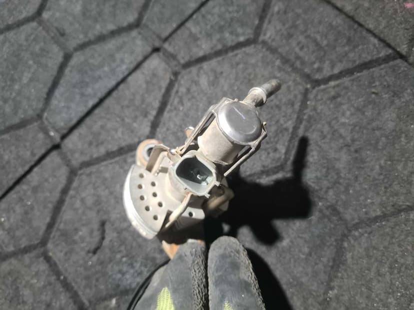 Toyota Hilux VIII 2.8 lift 21r wtryskiwacz AdBlue wtrysk