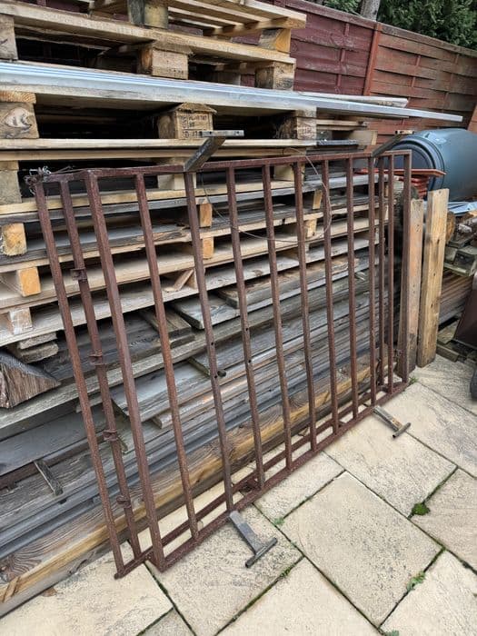 Bagażnik    stalowy nissan patrol masywny