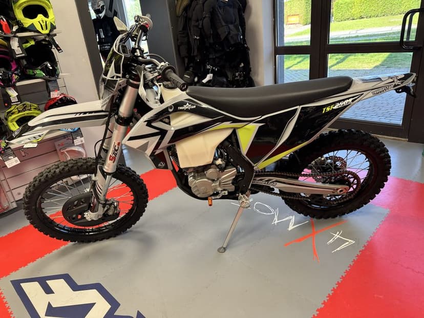 Thumpstar TSF250 enduro nowy Motocykl dirtbike raty 0% od 4xmoto.pl
