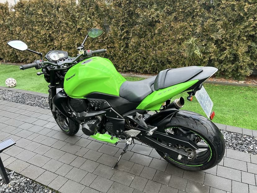 Kawasaki Z750 (mt07)