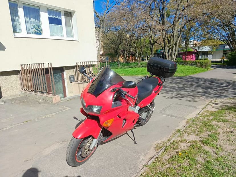 Honda VFR800fi RC46