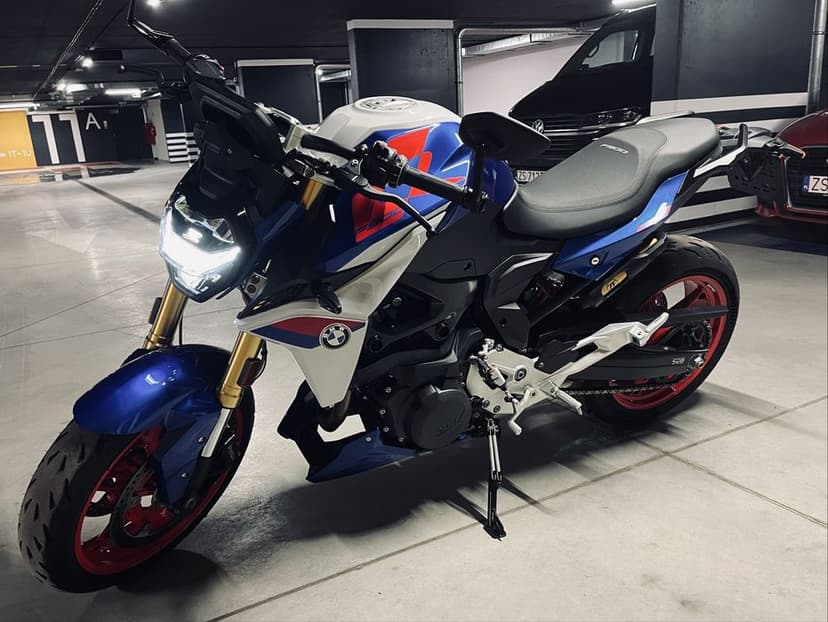 BMW F900R - idealny, polski salon, 3 tys km, model i rejestracja 2025