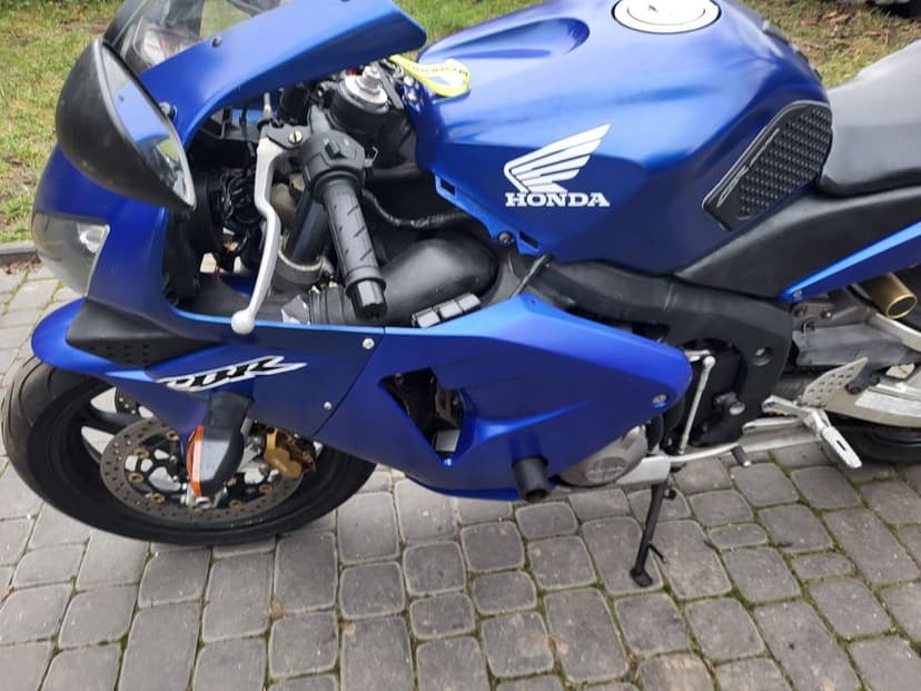 Honda CBR 600 RR 2004r pc37