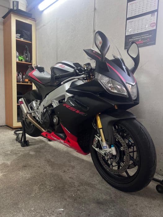 Aprilia RSV4 FACTORY APRC 2014