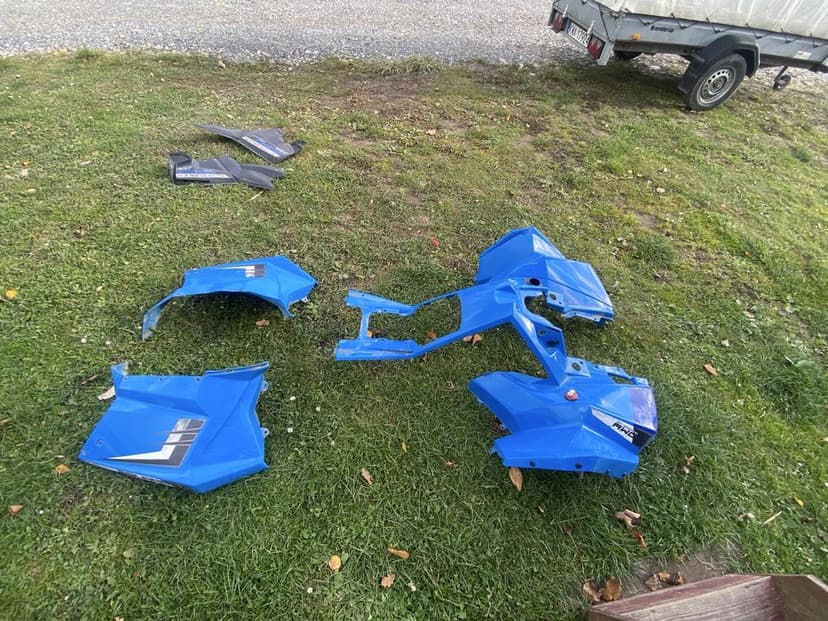 Plastiki owiewki osłony obudowy grill maska polaris scrambler 1000s