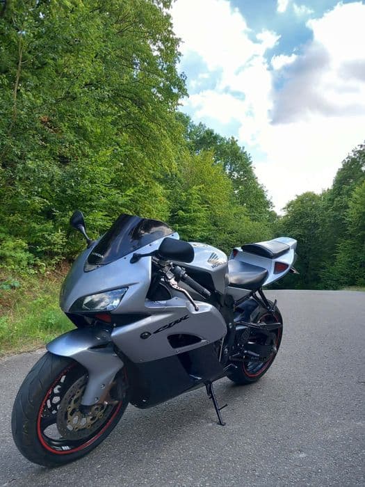 REZERWACJA Honda CBR 1000 RR super stan kat.A2 gotowa do sezonu