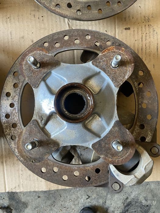 Piasta zwrotnica zacisk tarcza  polaris sportsman 1000 scrambler 850