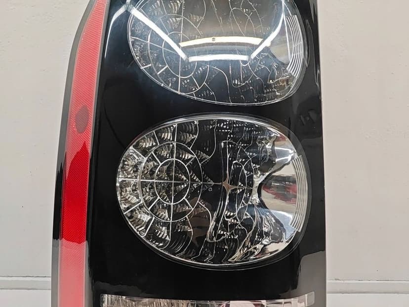 Land Rover Discovery 3 III Lampa Lewy Tył
