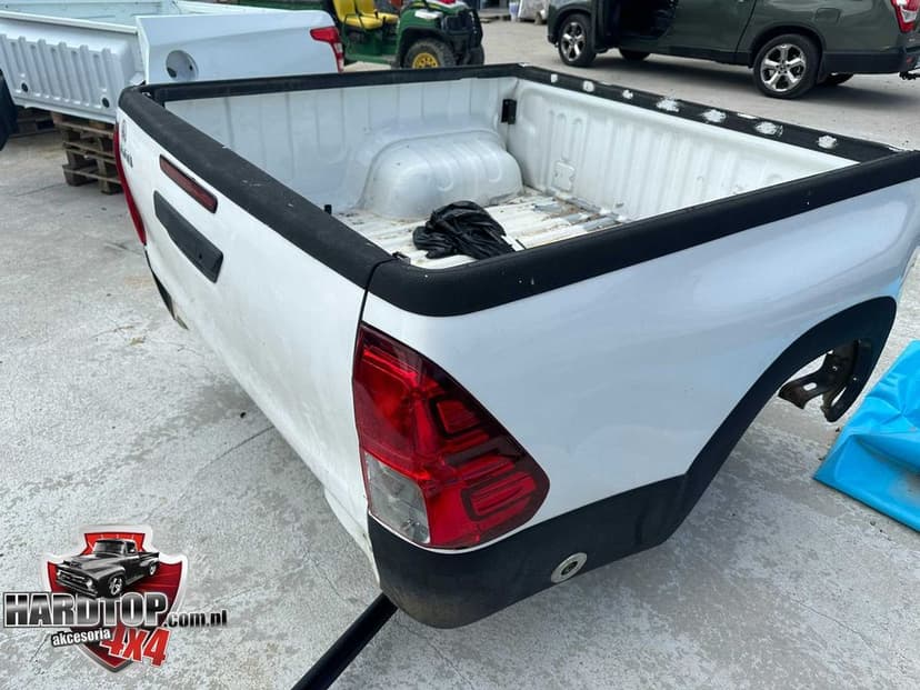 PAKA Skrzynia Ładunkowa Toyota Hilux 2005/2015+ DBC