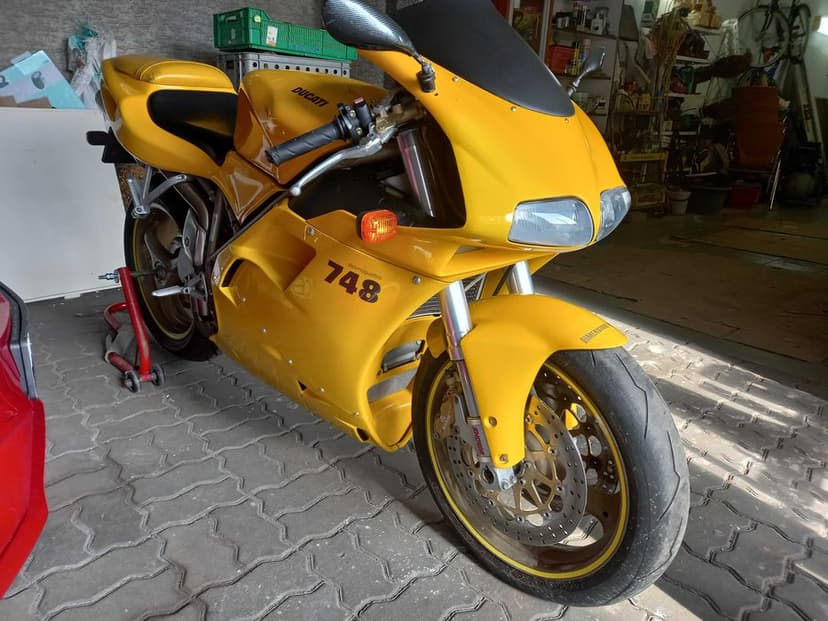 Ducati 748  2000r