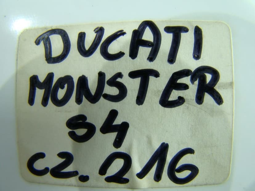 CZACHA PRZÓD OWIEWKA PLASTIK DUCATI MONSTER S4