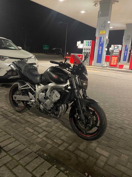 Yamaha FZ6 N Naked dużo akcesoriów