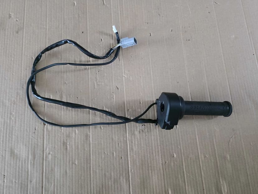 Rolgaz manetka prawa podgrzewane manetki Ducati Multistrada V4 S V4 1260