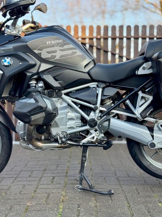 BMW R1250GS kufry bogata wersja z darmowymi przeglądami do 2028 roku