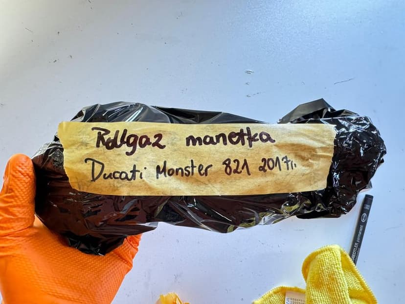 Ducati Monster 821 Rolgaz Potencjometr 15 - 17