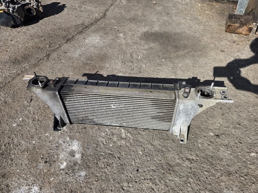 Intercooler chłodnica powietrza nissan navara D40 3.0 dci v6 automat