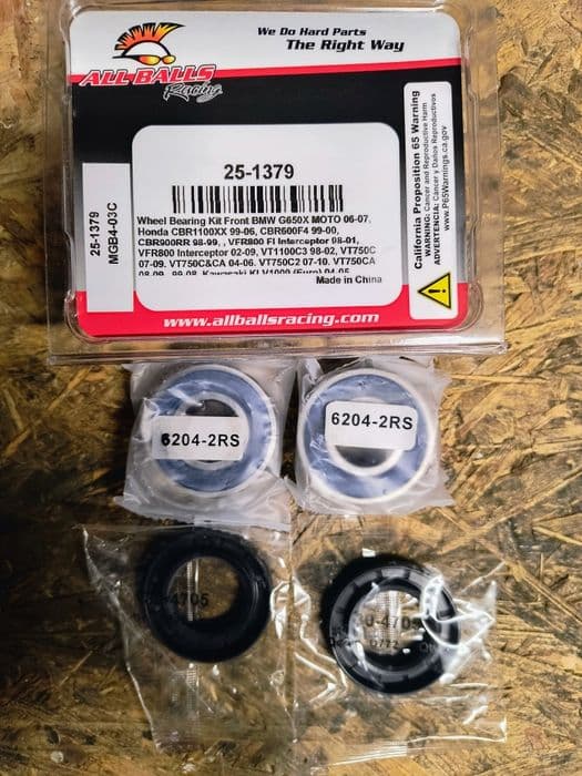 Części do Honda Varadero XL1000V: łozysko koła, regulator napiecia