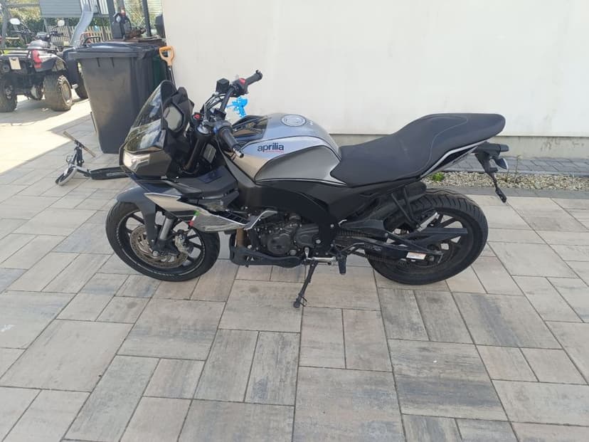 Aprilia tuono 125 23r 9500km jak nowa !