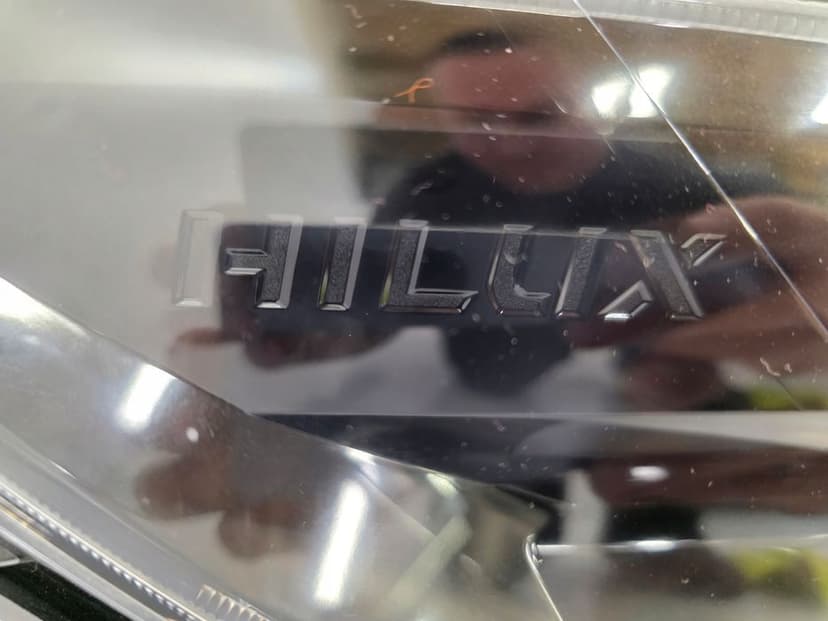 lampa przód przednia prawa toyota hilux viii lift 8 lift 81110-0ku80 europa