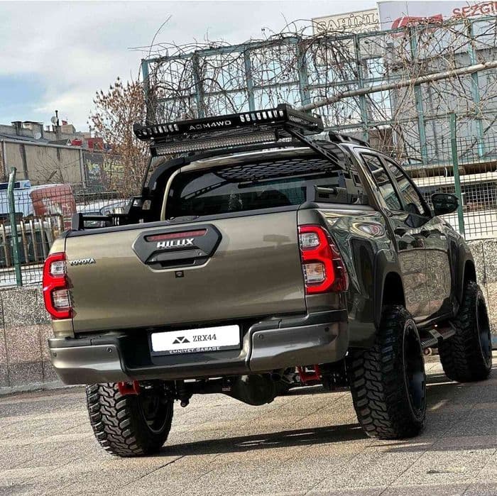 Toyota Hilux orurowanie paki COMBAT z koszem