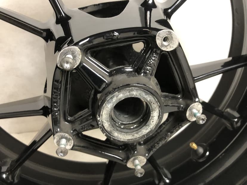 Bmw S1000rr S1000r Felga Tył Koło Tylne Czarna Ładna 100% sprawna