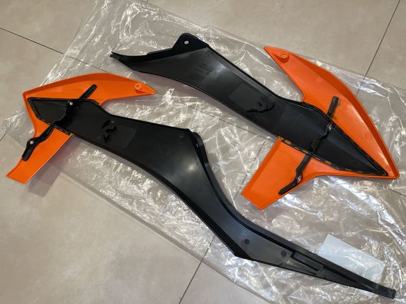 Ktm 20-23 plastiki excf tpi sxf sx 19-22 boczki zbiornika baku nowe