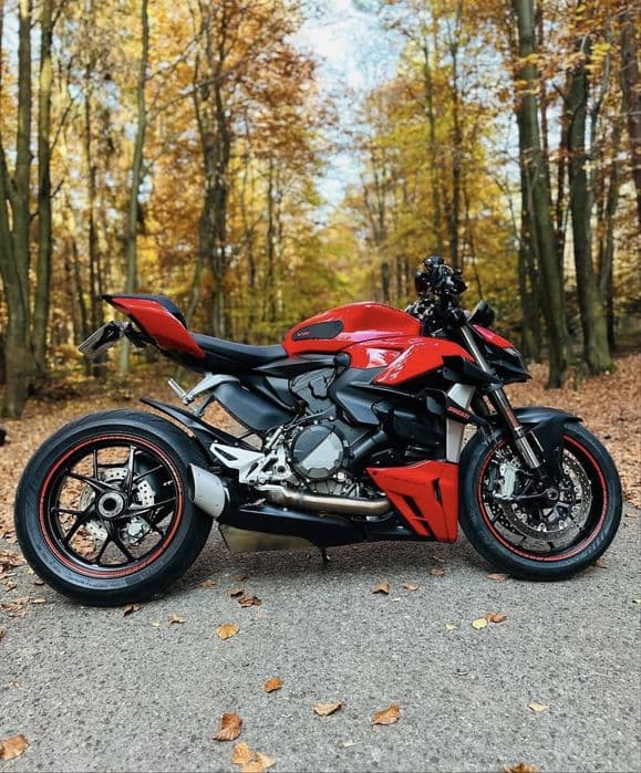 Praktycznie nowe Ducati Streetfighter v2 na gwarancji - top stan