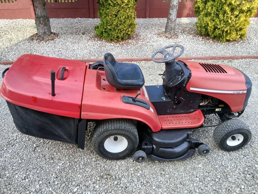 Traktorek  Kosiarka  Husqvarna  Briggs &  Stratton  15,5KM.  manual.W ofercie inne marki.