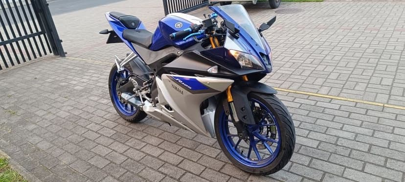YAMAHA YZF 125 R 2015 Stan BDB Zarejestrowany kat A lub B cbr tzr r1