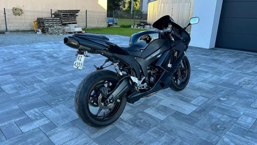 Kawasaki zx6r akrapovic quickshifter niski przebieg