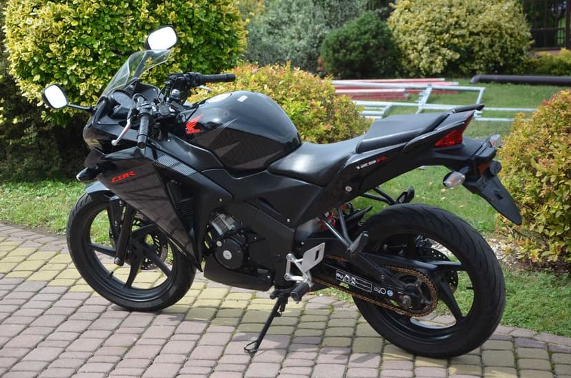 honda cbr 125r rok 2016