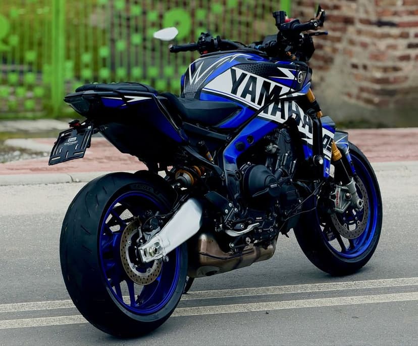 Yamaha MT 09 SP Gen 4 Gwarancja Dodatki Ohlins Rizoma Gilles