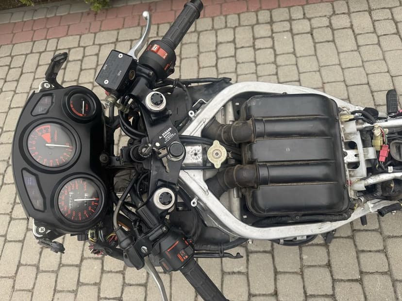 Motocykl HONDA CBR 600 F1 PC19