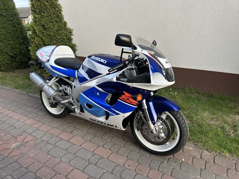SUZUKI GSXR 750 SRAD oryginal/bezwypadkowy