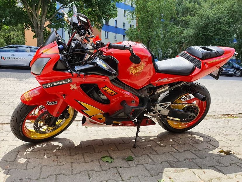 Honda CBR 600 F4i Sport Street Stunt