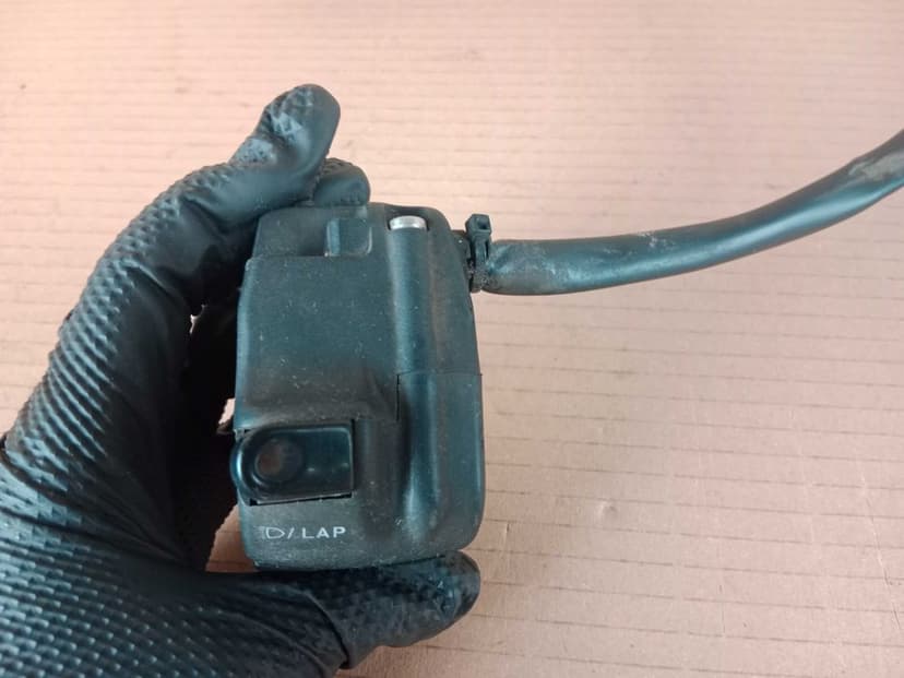 Aprilia Tuono RSV 1000 Mille Przełącznik Lewy Świateł 02-05