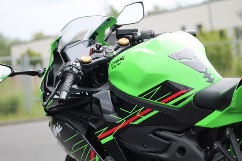 Kawasaki Ninja ZX4-RR