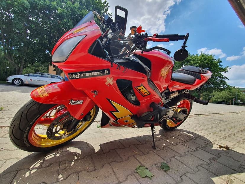 Honda CBR 600 F4i Sport Street Stunt