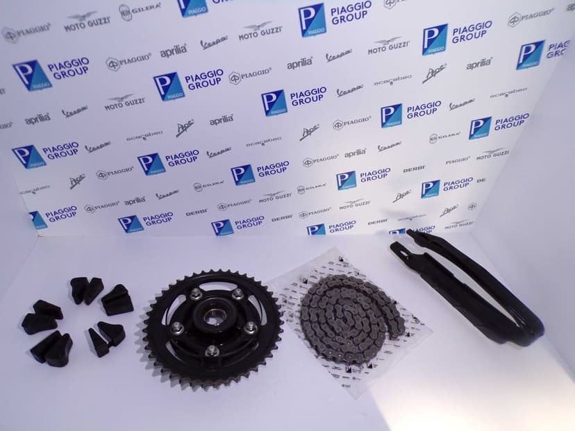 Napęd Łańcuch Zębatka Gumy Ślisk komplet Aprilia RS660 Tuono 660 OEM.