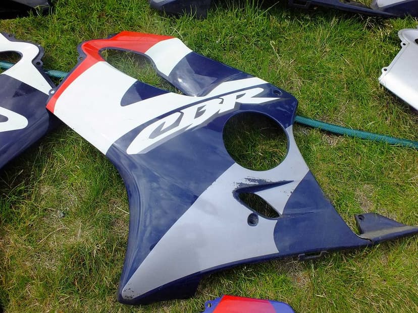 Honda cbr 600 f4 f4i owiewka bok zadupek