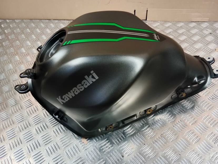 Kawasaki Ninja 650 ORYGINALNY Zbiornik Paliwa Bak Paliwa 20-24
